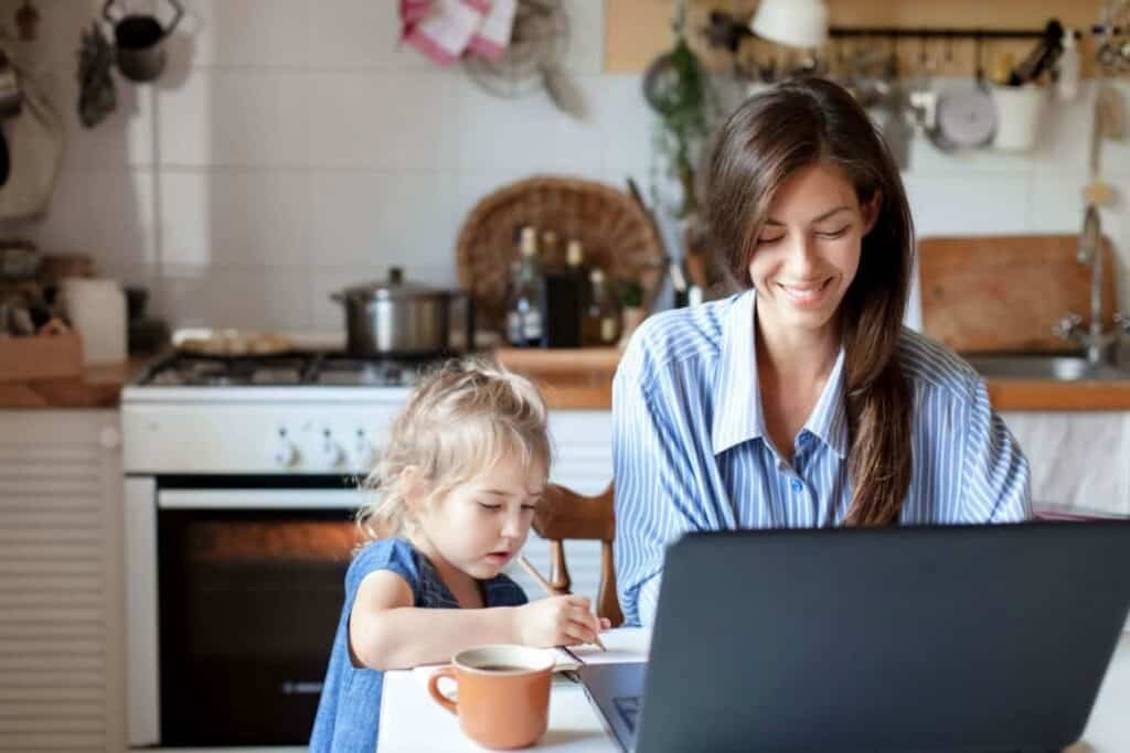 Remote Jobs For a Busy Mom